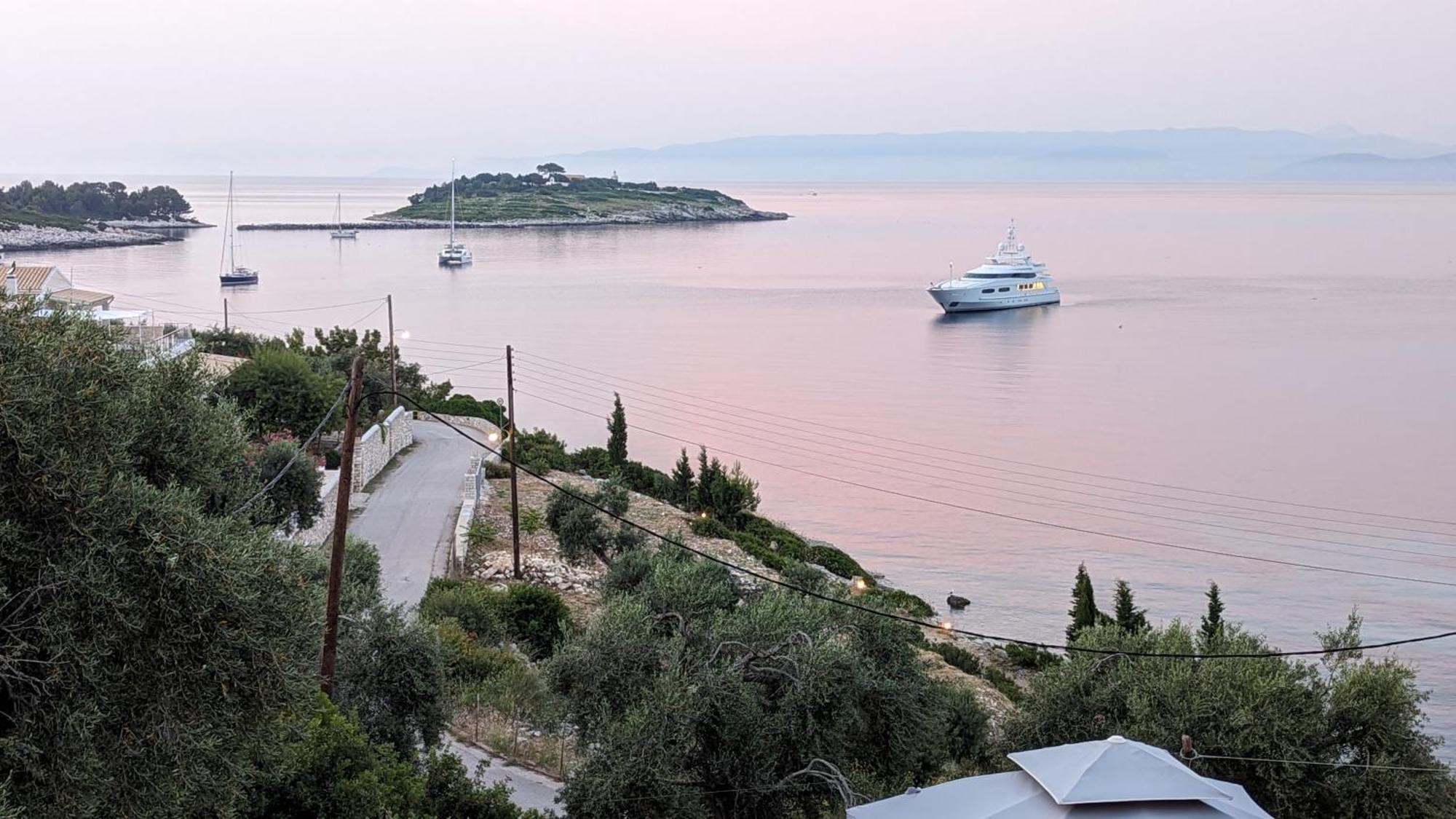 Villa Avgerini Paxos Ґайос Номер фото